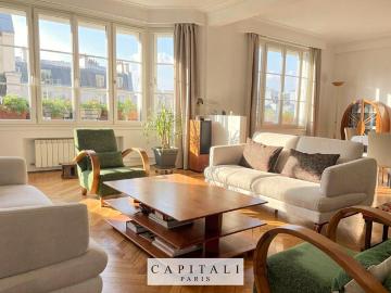 Appartement à louer à Rue Quinault Paris - Ascenseur