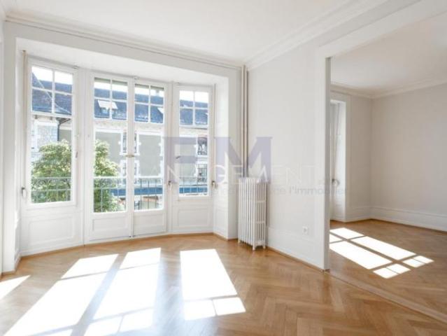 Rue Barthélemy Menn ? 5,5 pièces d'environ 113 m² au 2ème étage
