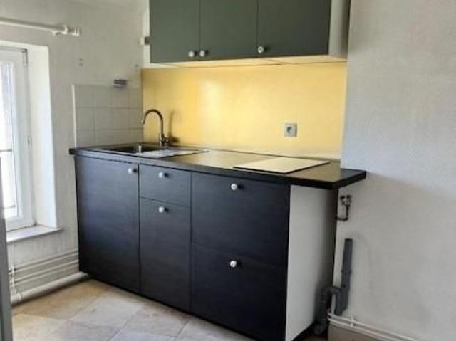 RUE GAMBETTA 2 PIECES 51100 REIMS