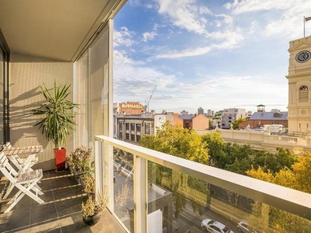 'Rue de Chapel' Sensational lifestyle and city views