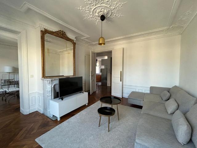 Rue de Grenelle, 75007, Paris