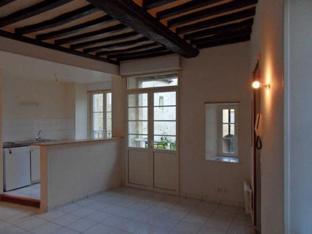 Rue de la Cave, studio au RDC