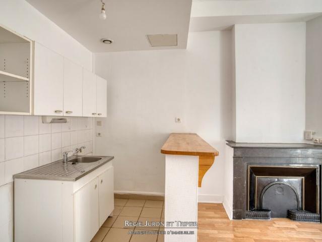 Rue de Sèze Appartement 2 pièces en étage élevé sur cour