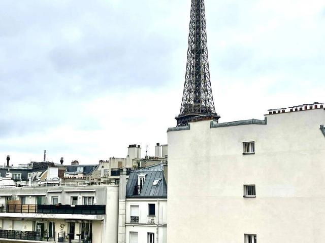 Rue de Presles / Avenue de Suffren