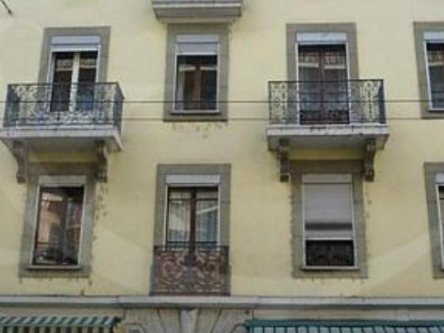 Rue des Eaux Vives 9, Appartement de 4 pièces