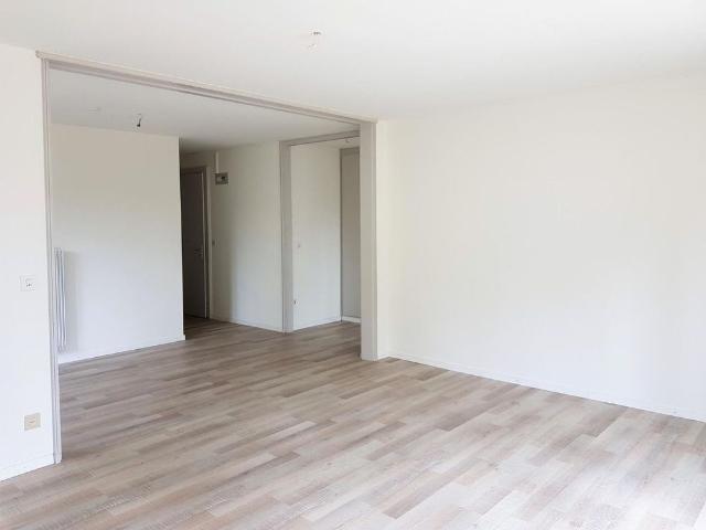 Rue des Poudrières 15, Neuchâtel – 3 Zimmer im 3. Stock