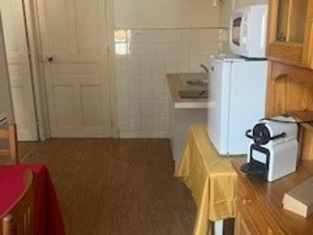 Rue du Bourg appartement T2 meublé de 28,48m2 au 2ème étage sans ascenseur
