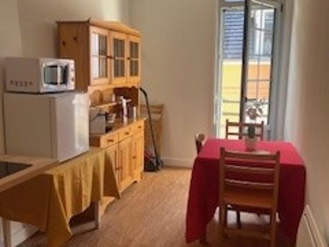 Rue du Bourg appartement T2 meublé de 28,48m² au 2ème étage sans ascenseur