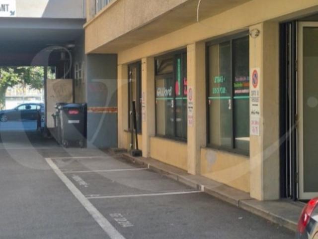 Rue Du Roveray 12, Geschäftsräume nur wenige Schritte vom See entfernt