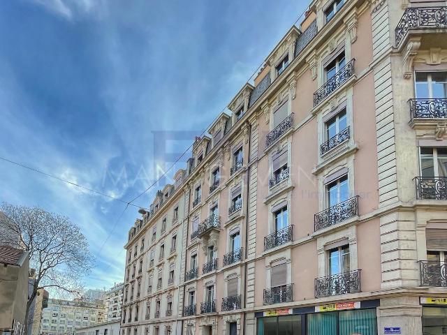 Rue Henri Christiné – 3,5 pièces d'env. 70.6 m² au 5ème étage & combles aménagés FM Management