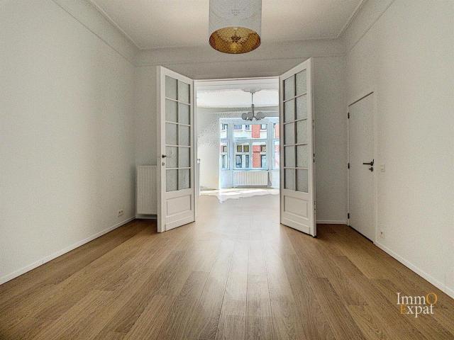 Rue Jean Robie 1 bedroom apartment + office