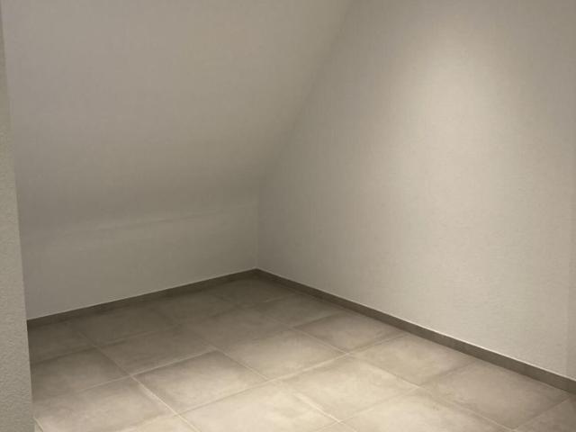 Rue Louis Agassiz 12 3rd floor apartment East
