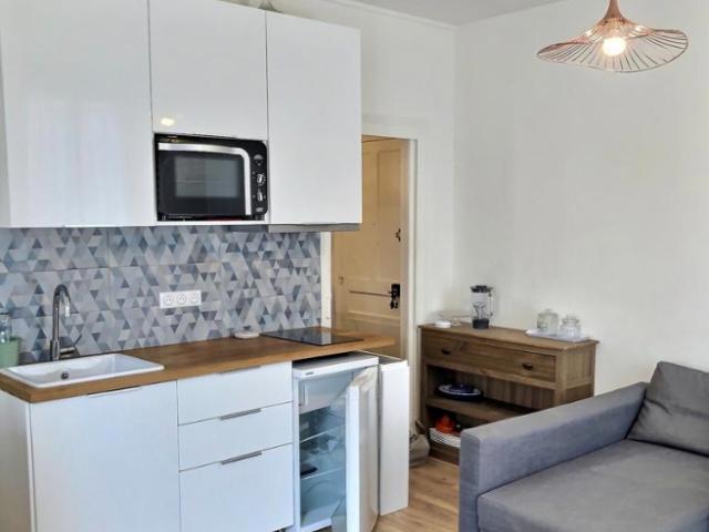 RUE MADAME DE STAEL 2 PIECES MEUBLE 27m², Clichy