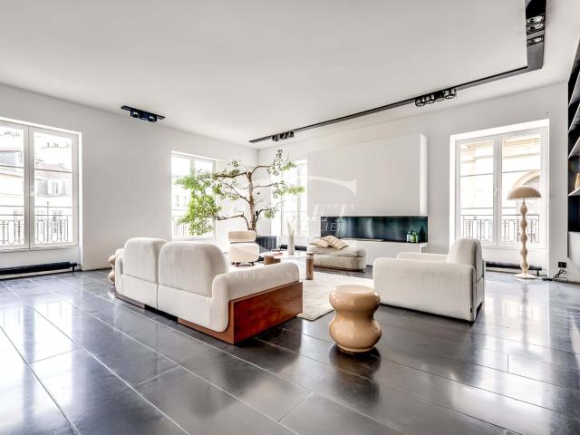 RUE NOTRE DAME DES VICTOIRESCatherine PiguetAlma Immobilier