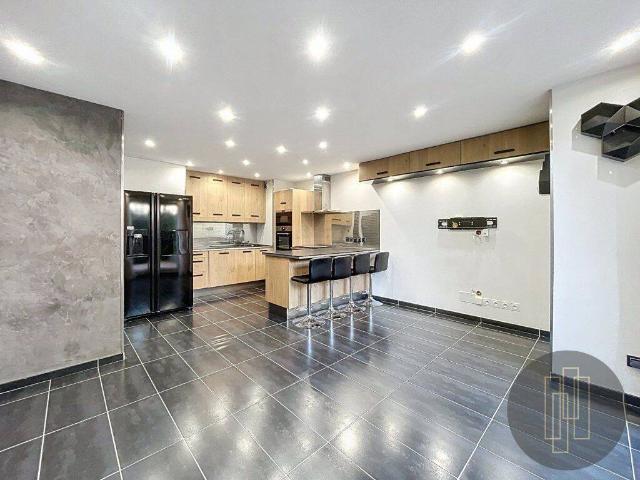 RUE SABINE ZLATIN APPARTEMENT T2 MEUBLE TERRASSE ET PARKING