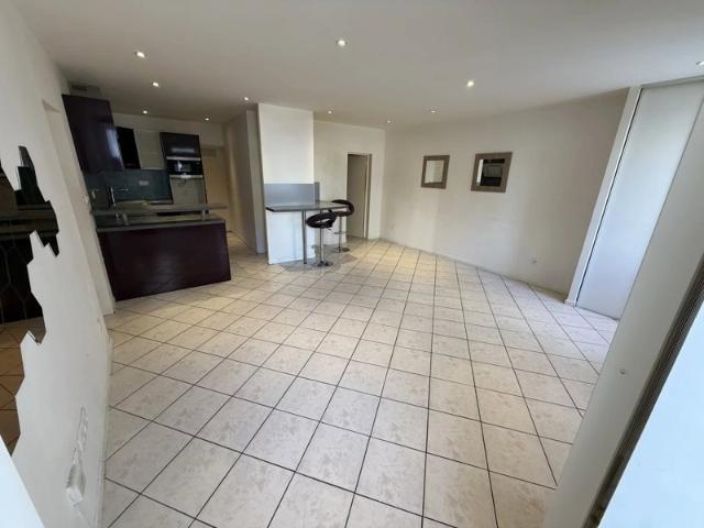 Rue Sabotin T4 loué 87m²