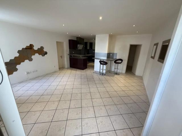 Rue Sabotin T4 loué 87m²