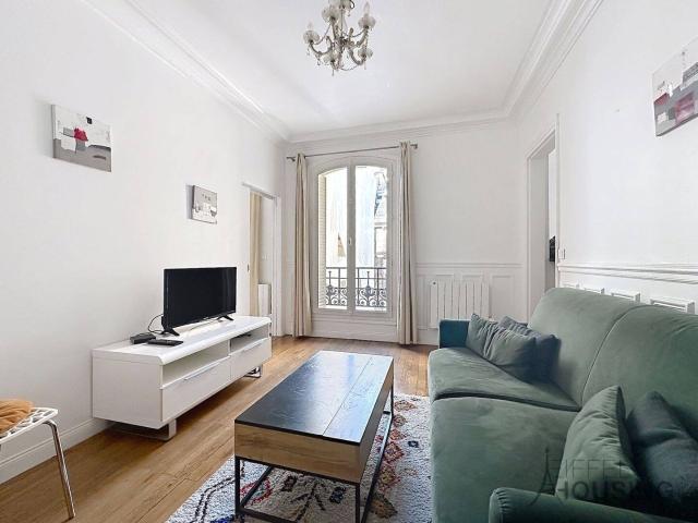 Rue Saint Denis 37m2 2 pièces meublé 3ème étage