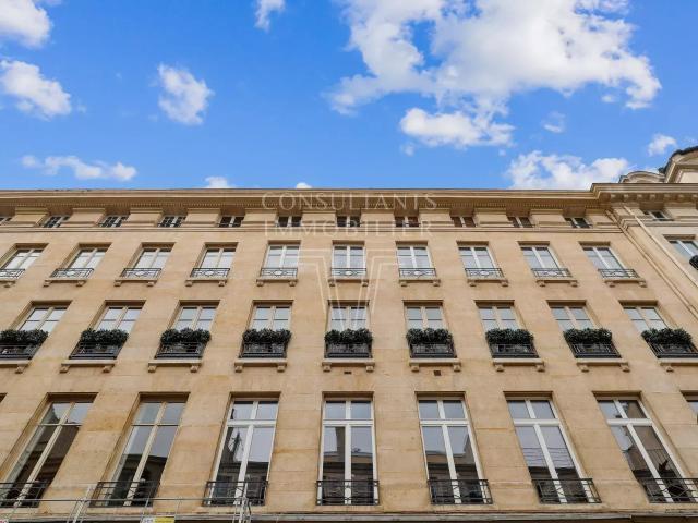 RUE SAINT HONORÉ. DERNIER ÉTAGE