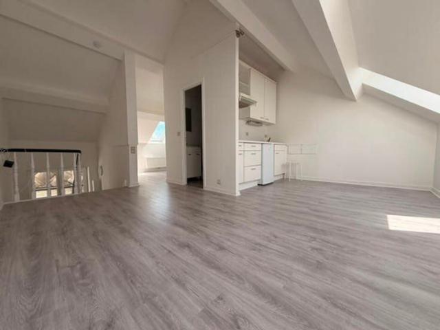 RUE SIX JETONS APPART 1 CH 45 M² RENOVE