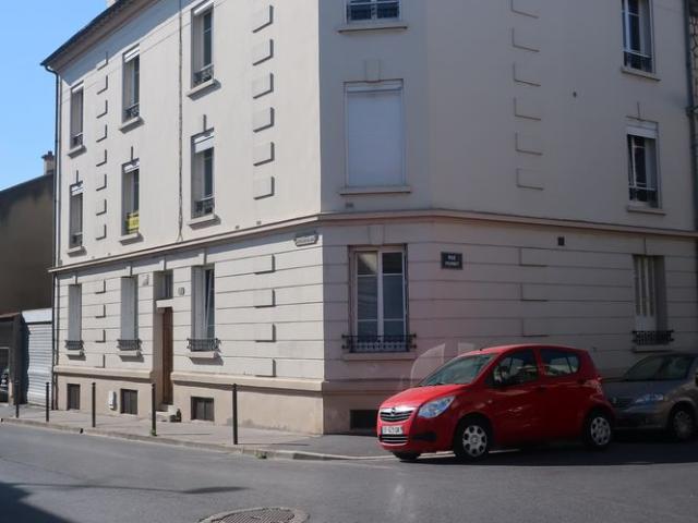 RUE PAULIN PARIS, Reims