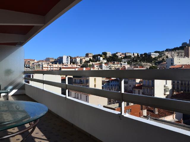 RUE PASCAL, MARSEILLE 13007
