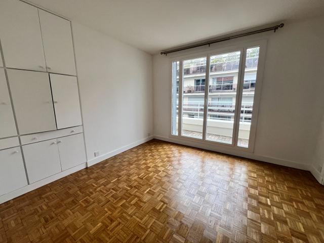 Rue Roger Bacon, 75017, 3 pièces, 54.88m²