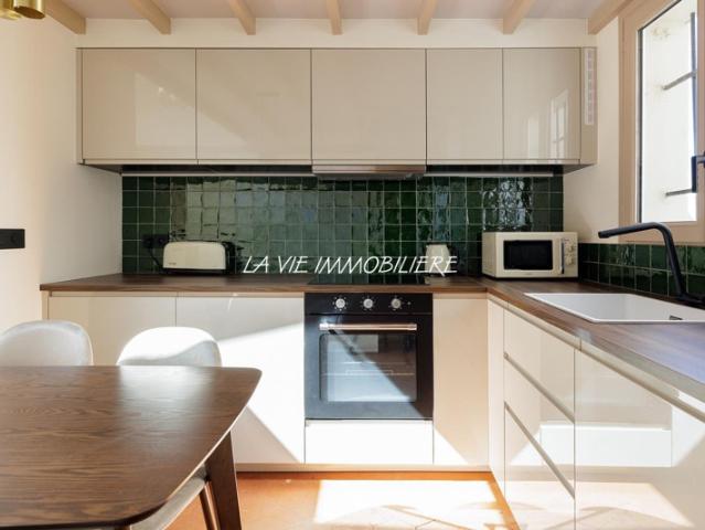 PARIS 6e RUE VAVIN: APPT. AU DERNIER ÉTAGE