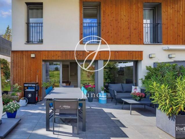 Rueil Malmaison CENTRE VILLE Duplex de 117.15m² 4 chambres Jardin de 328m²