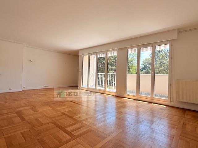 RUEIL MALMAISON / CENTRE VILLE / 4 PIÈCES NON MEUBLÉ 120M2 / BALCON / PARKING / CAVE