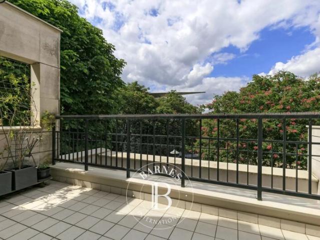 Rueil Malmaison, Appartement 4 Chambres 159 m² en location