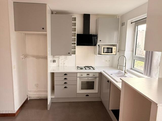 RUEIL MALMAISON / BELLE RIVE 2 PIECES 53 m2 NON MEUBLE / CAVE
