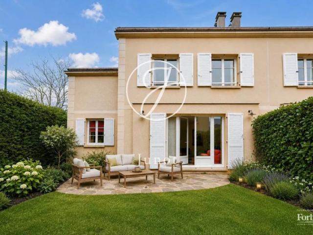 Rueil Malmaison BUZENVAL Maison de 182m² 4 chambres