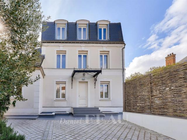 Rueil Malmaison Proche centre ville Parc privé Maison. 205m² Rueil Malmaison