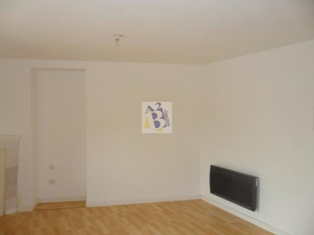 RUELLE SUR TOUVRE Studio 16m² AVEC TERRASSE