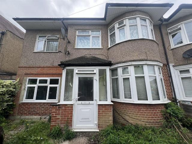Rugby Close, Harrow HA1, Studio to rent, £1,050 pcm | PrimeLocation