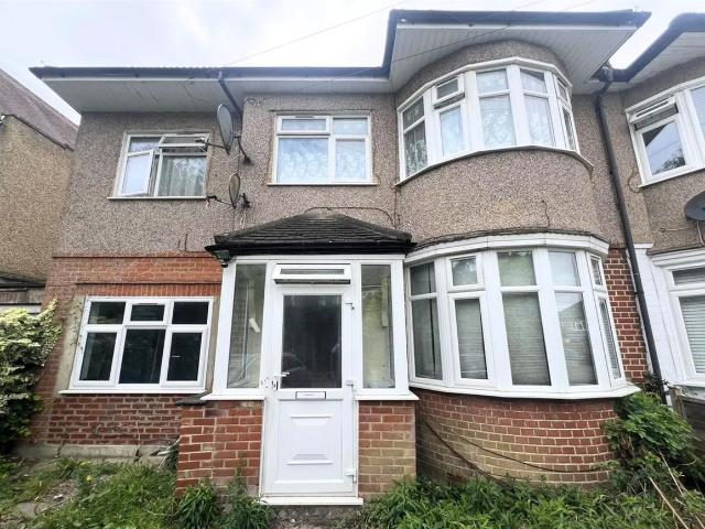 Rugby Close, Harrow HA1, 1 bed flat to rent, £1,350 pcm | PrimeLocation