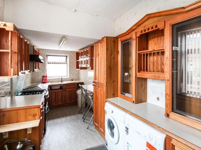 Rugby Place, Bradford 2 bed flat to rent £725 pcm £167 pw