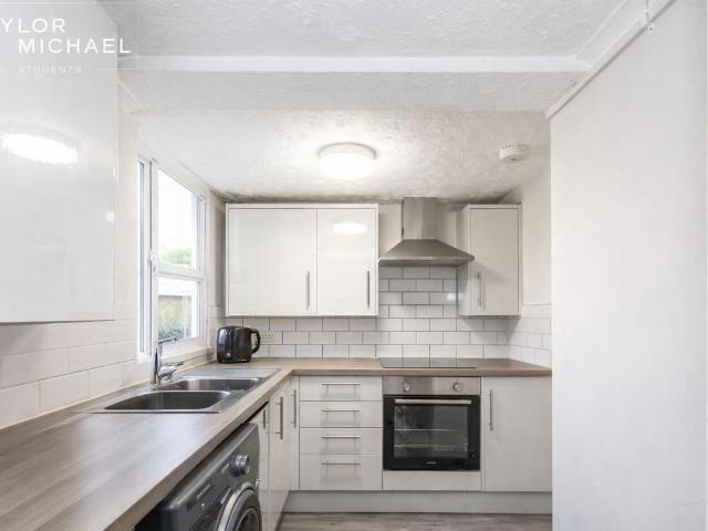 Rugby Place, Brighton BN2, 5 bed terraced house to rent, £2,000 pcm | PrimeLocation
