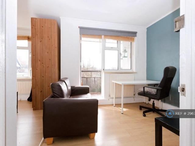 Rugless House, London, E14 2 bed flat to rent £1,900 pcm £438 pw