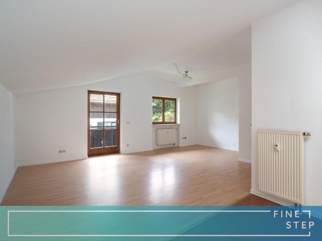 Ruhe, Natur und Möglichkeiten: Große Dachgeschosswohnung mit großem Balkon in Schleching