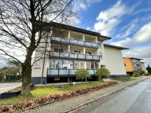 Ruhe und Infrastruktur – Ihre 2 Zimmer Wohnung mit Loggia und Garage in Oberndorfer Bestlage, Zweitwohnsitz erlaubt!