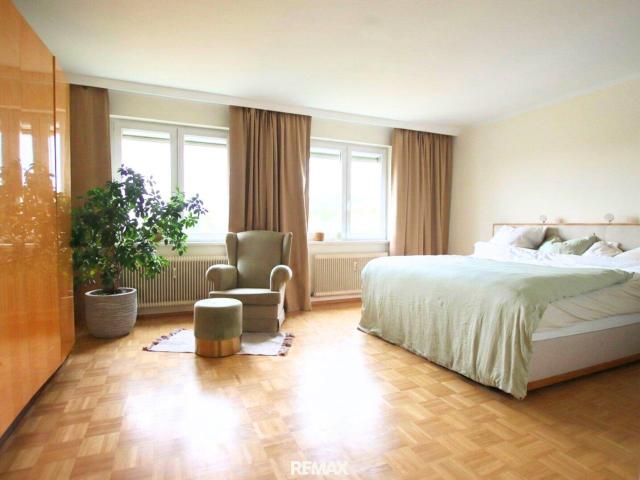 RUHE, WEITBLICK & LEBENSQUALITÄT – großzügige 2 Zimmer Wohnung mit Loggia