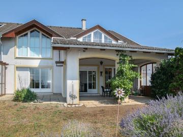 Ruheoase mit Seeblick großzügiges Einfamilienhaus über dem Pusztawohnpark in Breitenbrunn