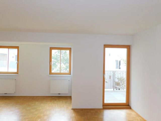 Ruhelage 3 Zimmer Wohnung mit Balkon unbefristet