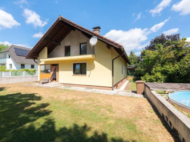 Ruhelage: Einfamilienhaus in Teesdorf mit viel Stauraum und Garage