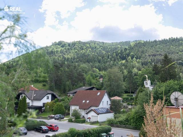 Ruhelage mit traumhafter Aussicht 80m², 3 Zi Terrasse, 3 Liftstock, neue Küche, Klimaanlage, Massagebadewanne!