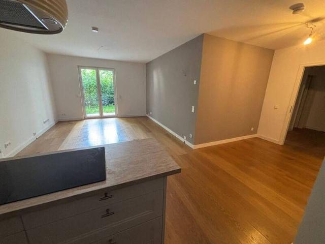 Ruhig und grün! Geschmackvolle 4 Zimmern Wohnung in Lankwitz. Heizung /Wasser Kosten sind enthalten. Befristete Miete bis Ende 2031