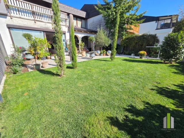 Ruhig und sonnig wohnen Reihenmittelhaus mit Carport in zentraler Lage!
