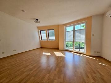 Ruhig und sanierte 2 Zi. Wohnung im Hinterhaus